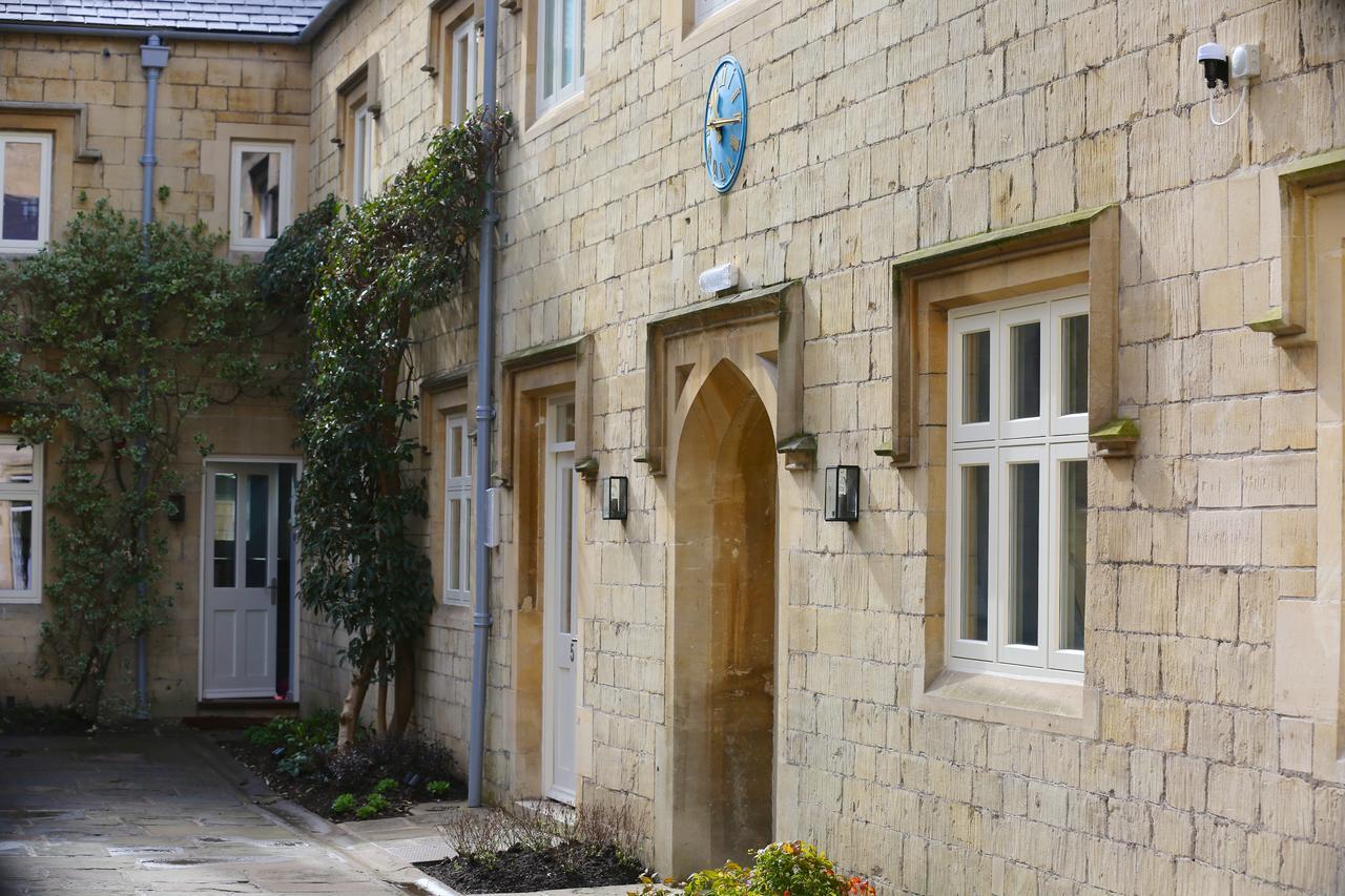Hiding Space - St Catherine'S Hospital Apartments Bath Bagian luar foto